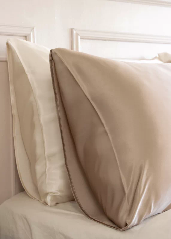 taie d oreiller en soie luxe beige