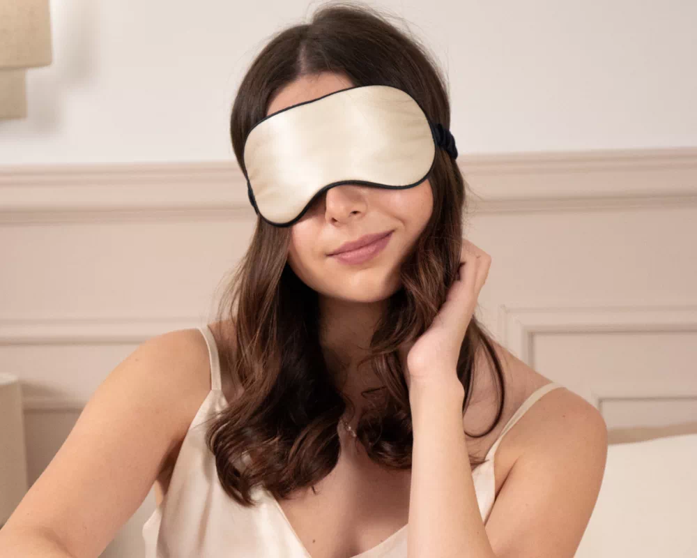 bienfaits masque de sommeil en soie contour yeux