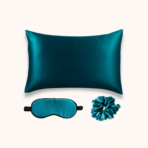 Coffret en soie bleu canard rectangulaire 50x70 avec masque et chouchou Gaïanne