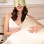 Masque et taie en soie vert amande Gaïanne