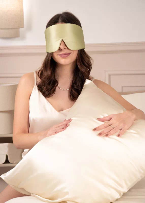 Masque et taie en soie vert amande Gaïanne