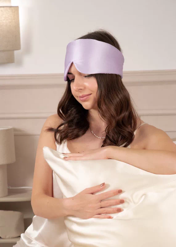 Masque de nuit en soie luxe violet lilas Gaïanne