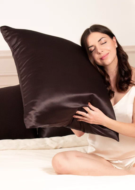 taie en soie de mûrier marron chocolat fabriquée en France