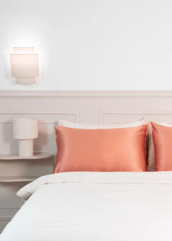 taie d’oreiller en soie terracotta anti-frisottis cheveux