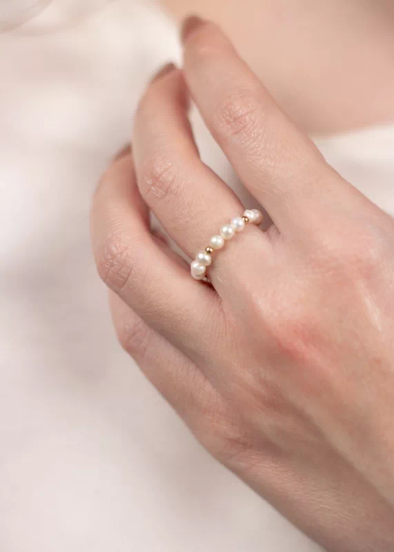 Bague perles blanches femme reglable