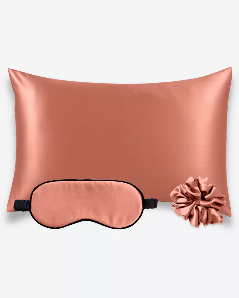 Coffret en soie Terracotta avec taie d’oreiller, masque de nuit et chouchou