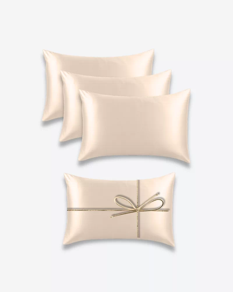 Quatre taies d’oreiller en soie champagne pour l’offre 3+1 offerte