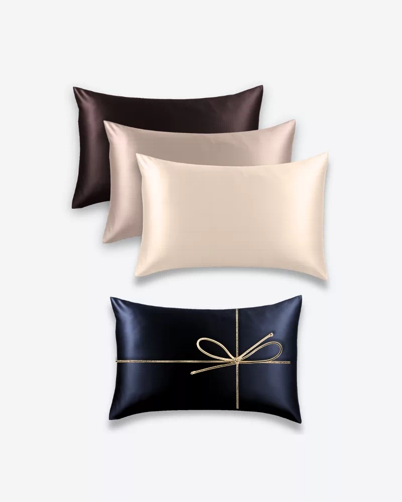 Quatre taies d’oreiller en soie de différents coloris pour l’offre 3+1 personnalisable
