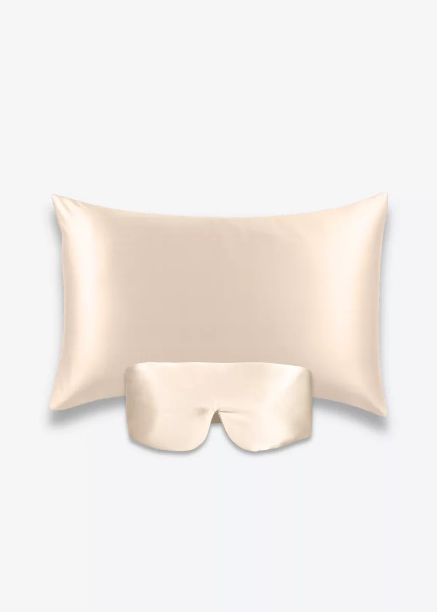 Coffret Beauty Sleep Bandeau : taie d’oreiller et masque bandeau réglable en soie champagne.