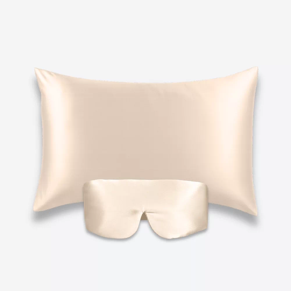Coffret Beauty Sleep Bandeau : taie d’oreiller et masque bandeau réglable en soie champagne.