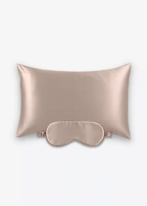Coffret Beauty Sleep : taie d’oreiller et masque de nuit classique en soie taupe.