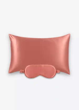Coffret Beauty Sleep : taie d’oreiller et masque de nuit classique en soie terracotta.