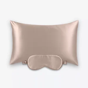 Coffret Beauty Sleep : taie d’oreiller et masque de nuit classique en soie taupe.