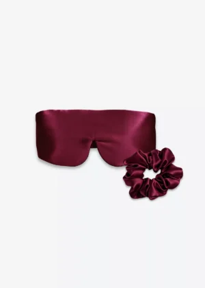 Coffret Duo Nuit Bandeau : masque bandeau réglable et grand chouchou en soie bordeaux.