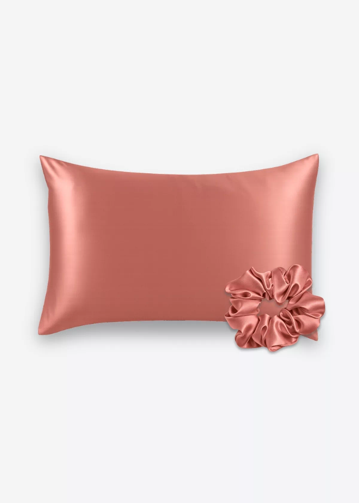 Coffret Peau & Cheveux : taie d’oreiller et grand chouchou en soie terracotta.